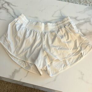 White lulu hotty hots 2.5 size 6!